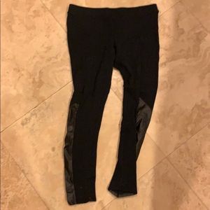 REDUCED - SELL BY 6/17 Leggings